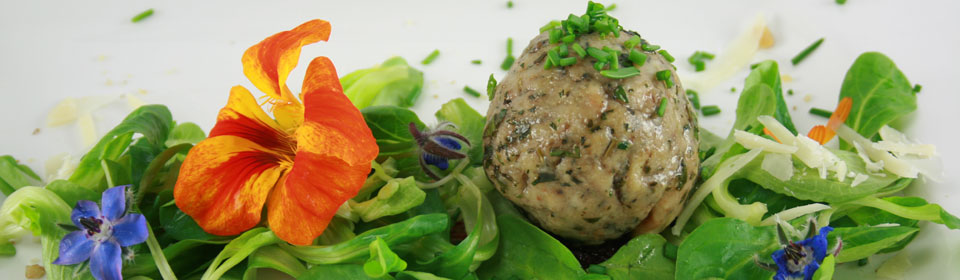 Kartoffel-Kräuterknödel handegemacht Kartoffel-Kräuterknödel handegemacht